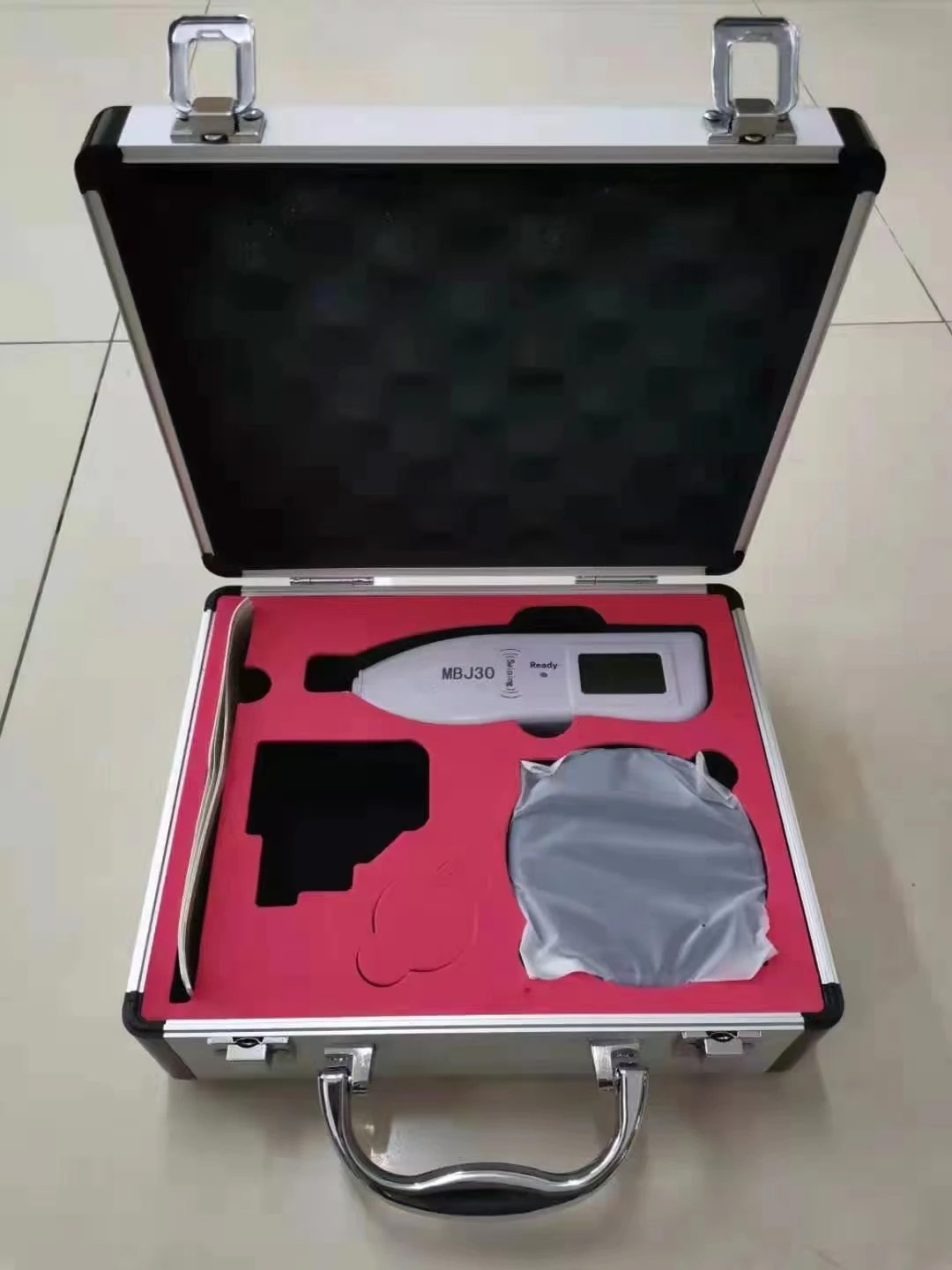 M&B J30 draagbare icterusmeter, transcutane bilirubinomieter voor geelzuchtmeting